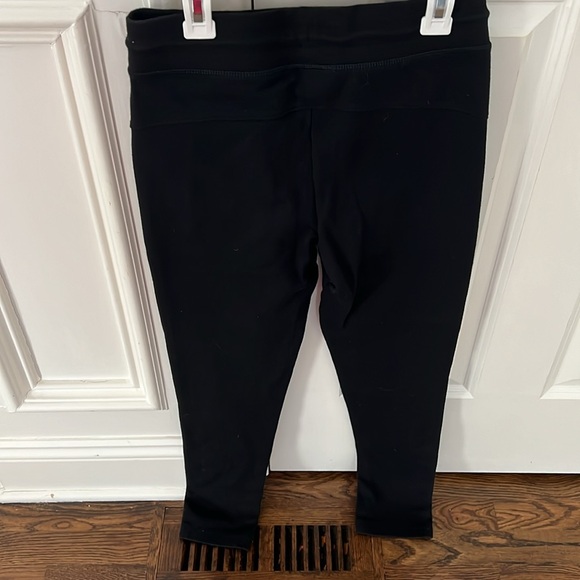 Like new size XL gap fit performance pants - Picture 5 of 6